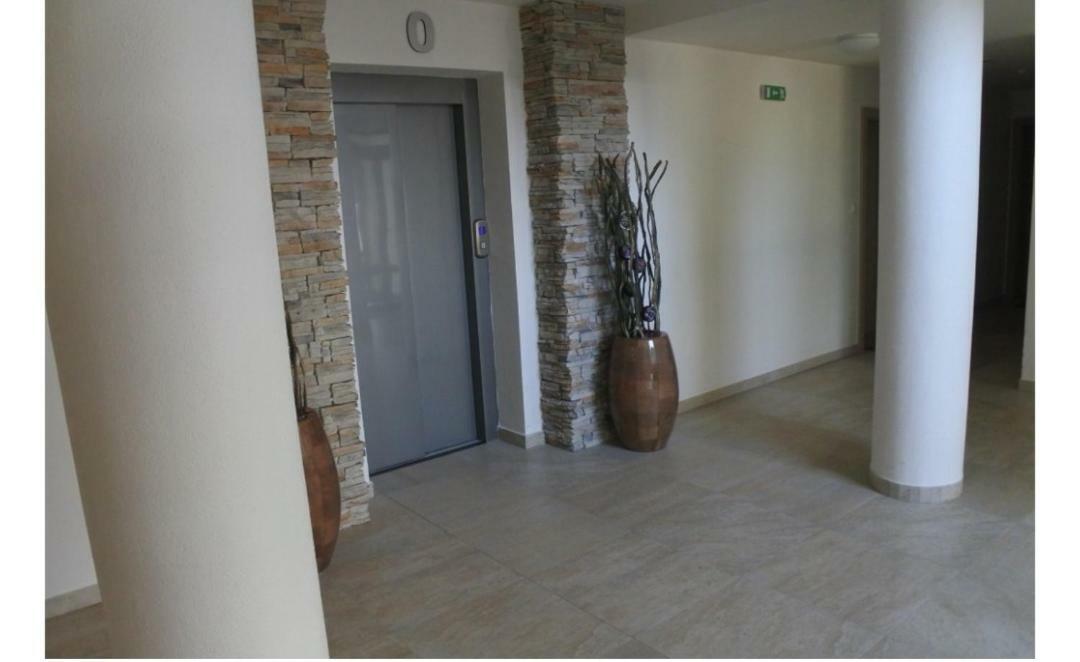 Apartman V Starej Lesnej S Balkonom Stará Lesná エクステリア 写真